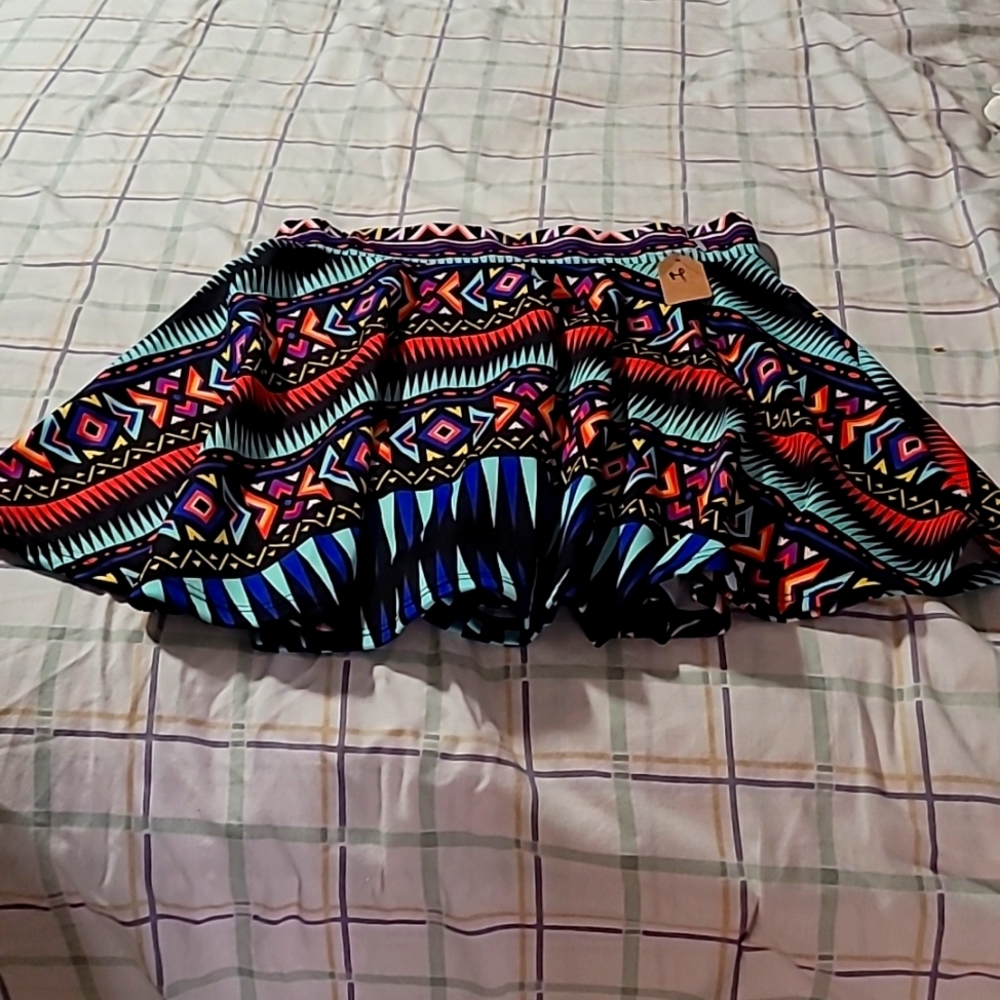 Pattern short skirt - Picture 1 of 3